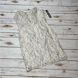 DESIGN LAB LORD & TAYLOR CREAM DRESS WITH NAVY EMBROIDERED FLOWERS SIZE MEDIUM